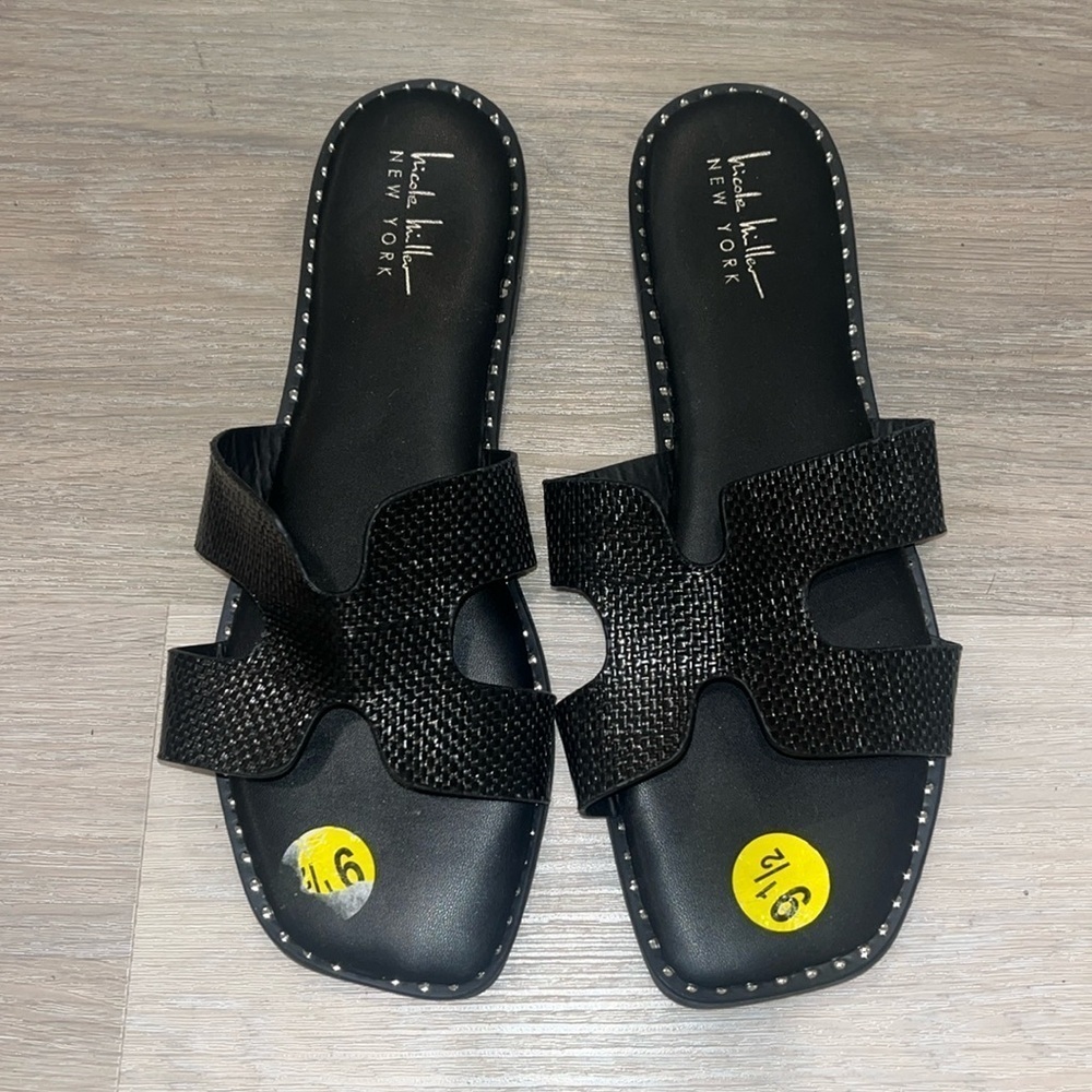 🖤Nicole Miller black flats silver studded sandals🖤 new 9.5